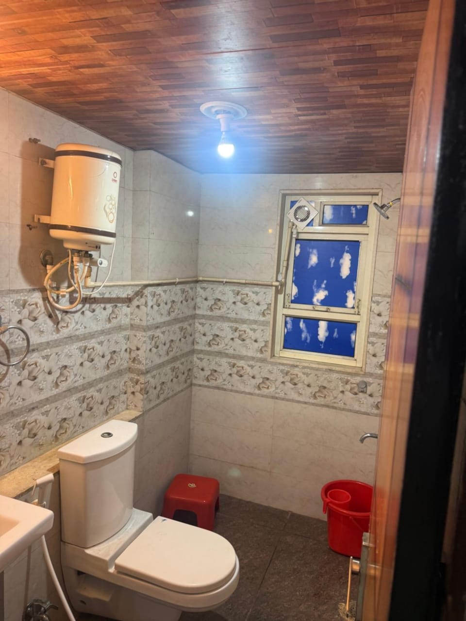 Bansuri Apartment in Uttar Pradesh