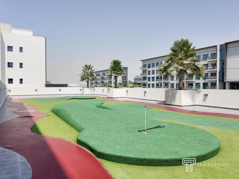 Luxurious Studio in Samana Golf Avenues Apartment in Dubai