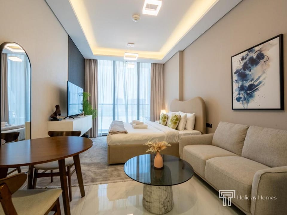 Luxurious Studio in Samana Golf Avenues Apartment in Dubai