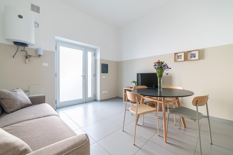 TV and multimedia, Living room, Dining area