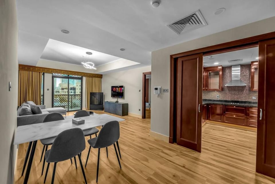 Front Burj Khalifa 2BR in Old town community Apartment in Dubai