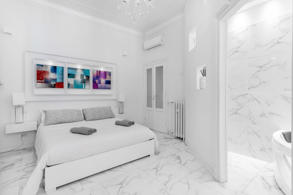 Bed, Photo of the whole room, Bedroom, air conditioner
