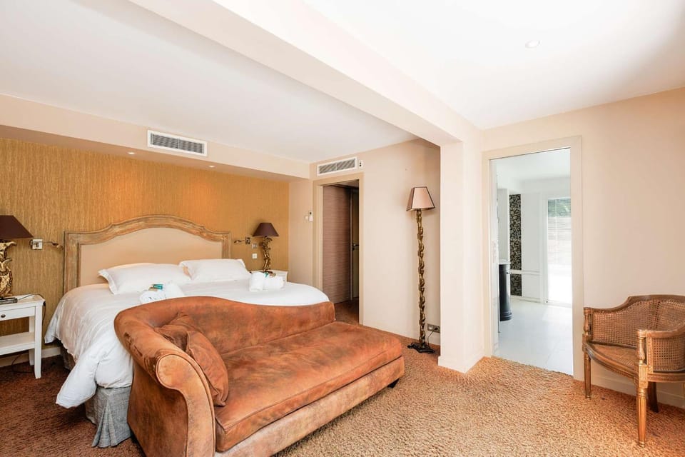 Villa familiale à louer avec piscine vue mer – 4 chambres, Mandelieu proche Cannes Villa in Mandelieu-La Napoule