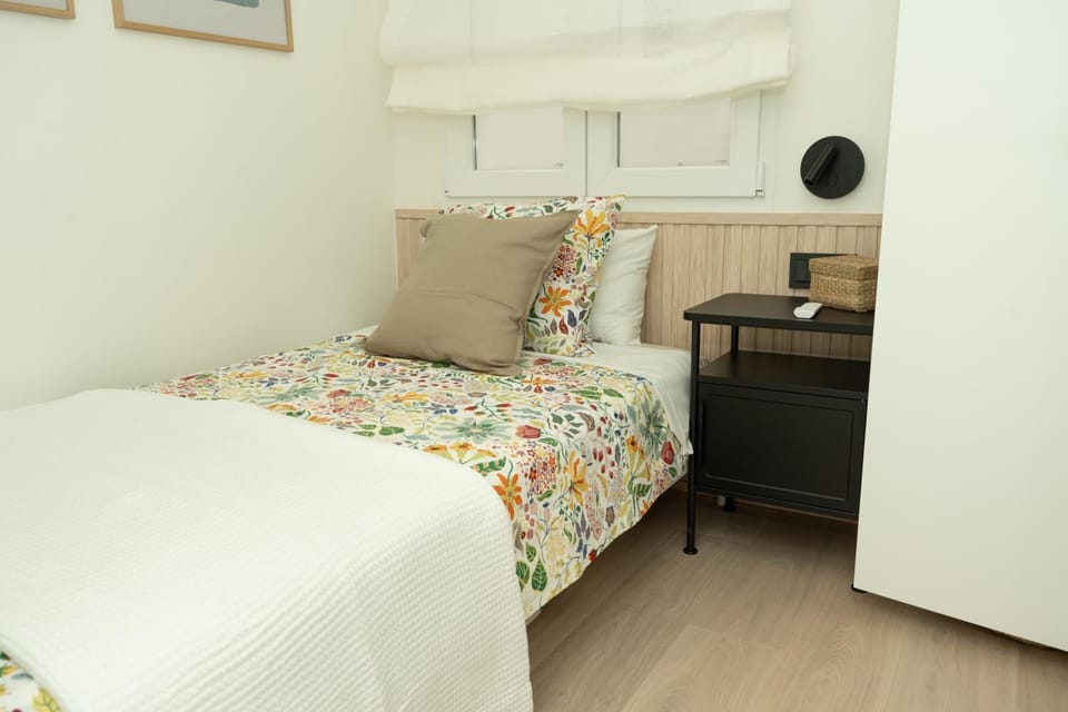 Carvajal Street, Private rooms House in Madrid
