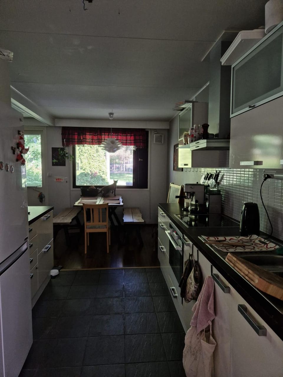 Coffee/tea facilities, Kitchen or kitchenette, dishwasher, oven, stove, toaster