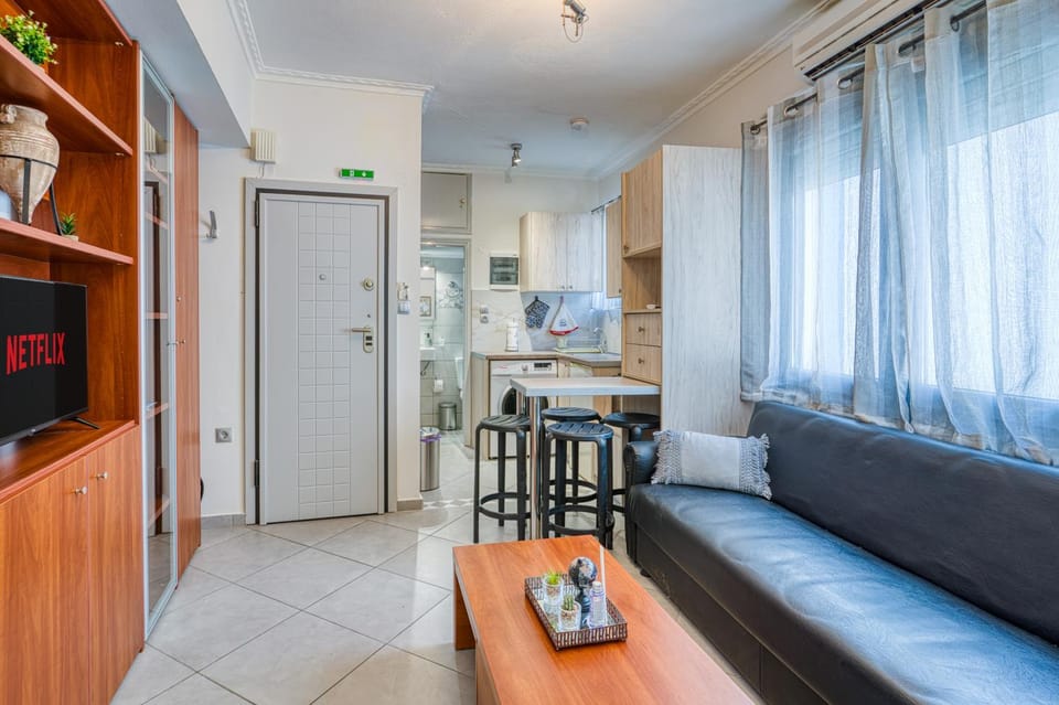 Kitchen or kitchenette, Living room, Seating area