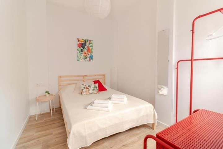 Super Apto 2habitaciones dobles 4 pax wifi terraza Apartment in Valencia