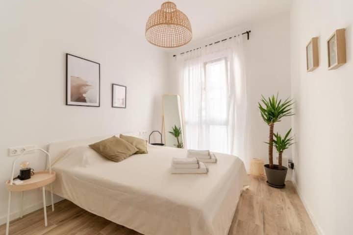 Super Apto 2habitaciones dobles 4 pax wifi terraza Apartment in Valencia