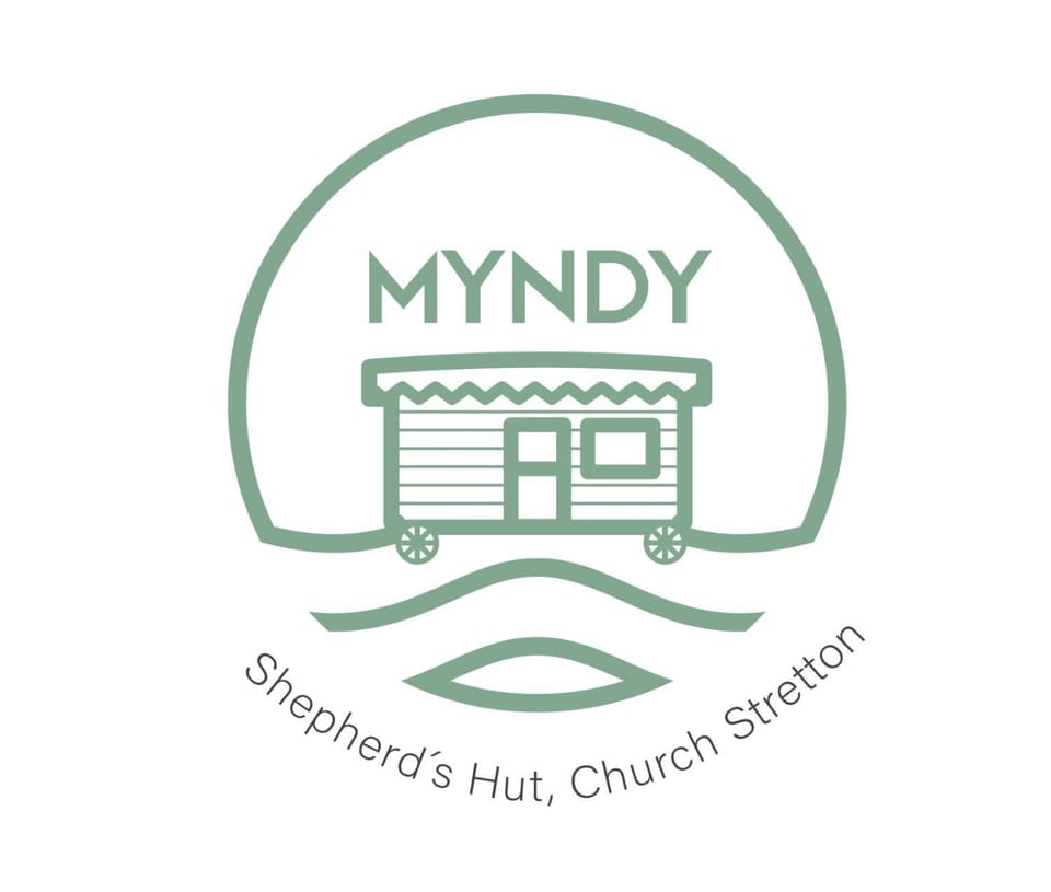 Myndy The Shepherd's Hut Nature lodge in Wales