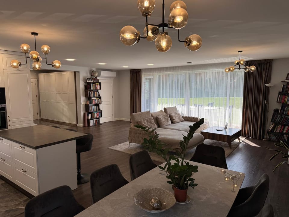 Living room, Seating area, Dining area