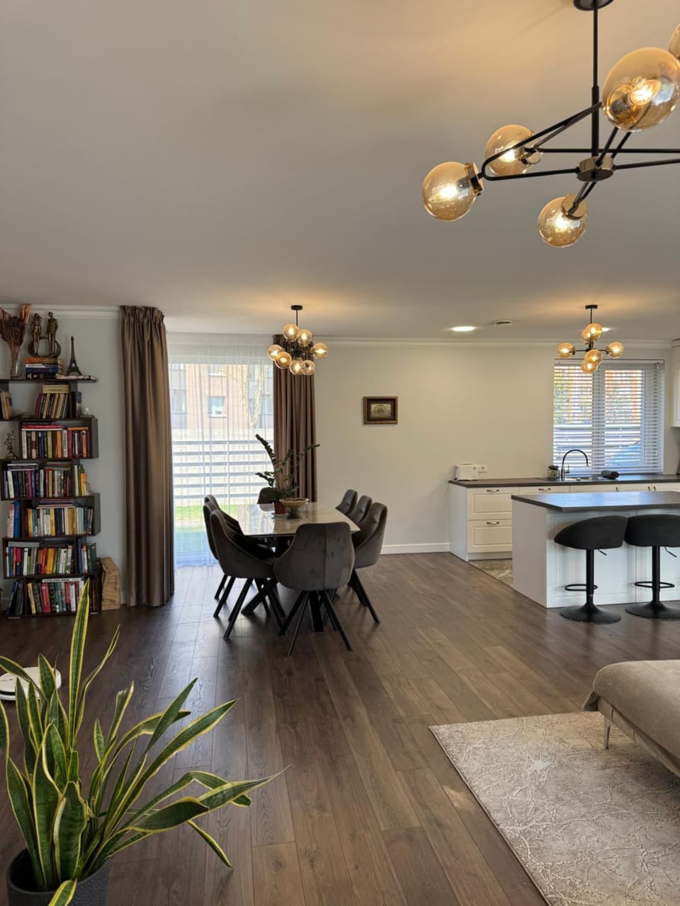 Living room, Dining area, kitchen