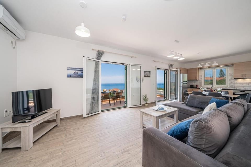 TV and multimedia, Living room, Sea view
