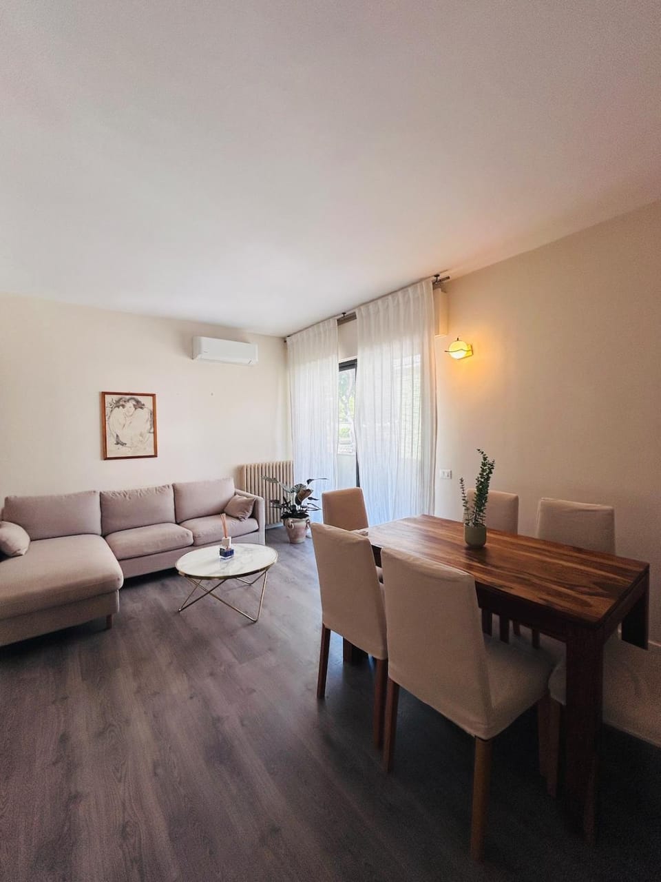 Living room, Dining area