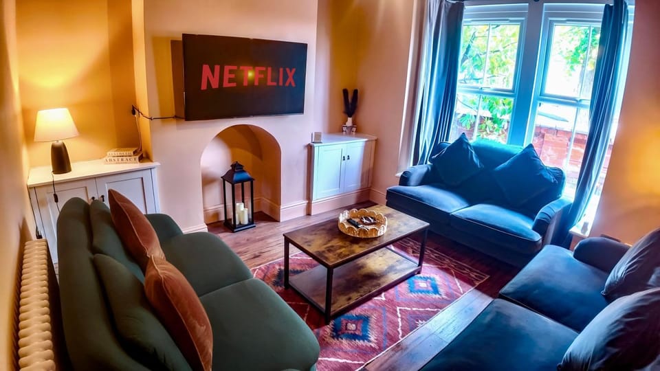 TV and multimedia, Living room, Seating area