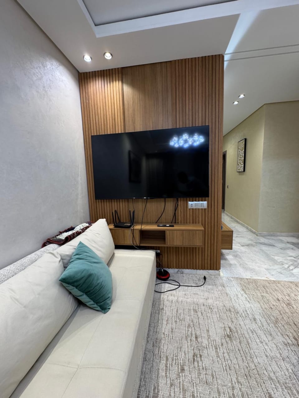 TV and multimedia, Living room, Evening entertainment