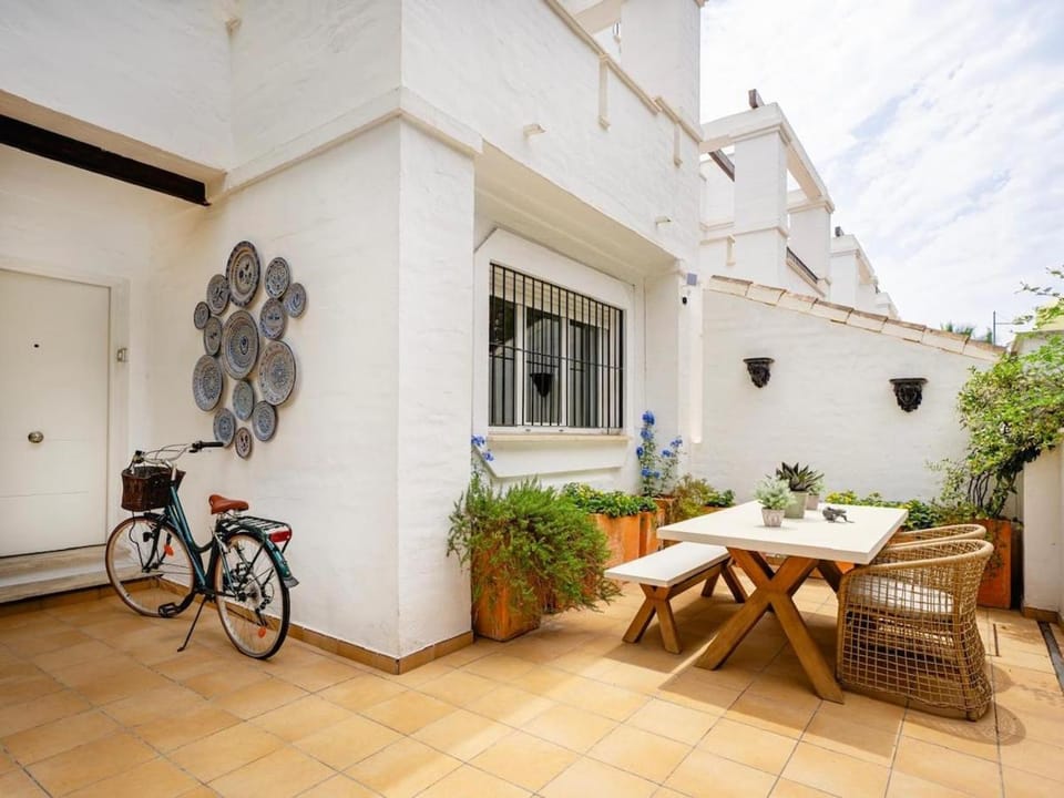 Townhouse in Los Naranjos House in Marbella