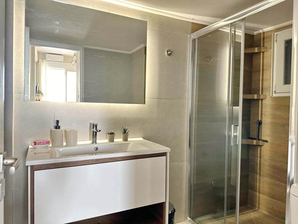 Shower, Bathroom