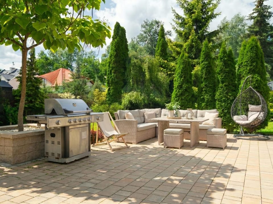 Patio, Spring, Day, Garden, Living room, Seating area, Garden view