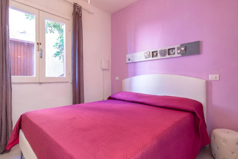Property building, Living room, Bedroom