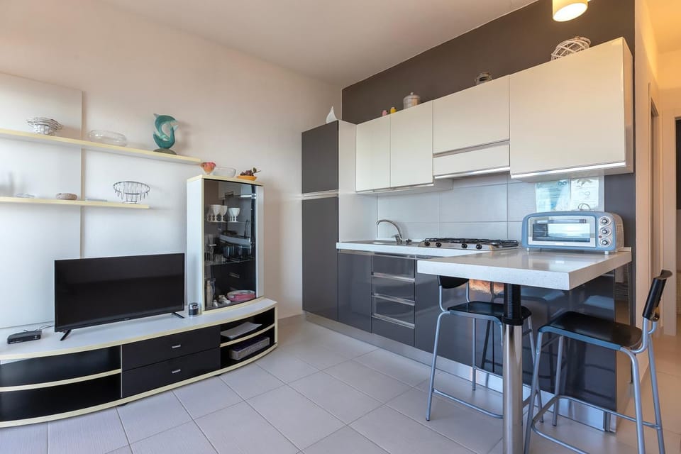 Kitchen or kitchenette, Living room