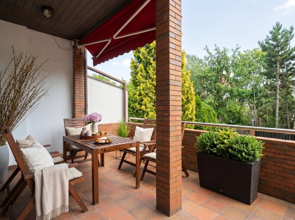 Patio, Spring, Day, Garden, View (from property/room), Balcony/Terrace, Living room, Seating area, Dining area, Garden view