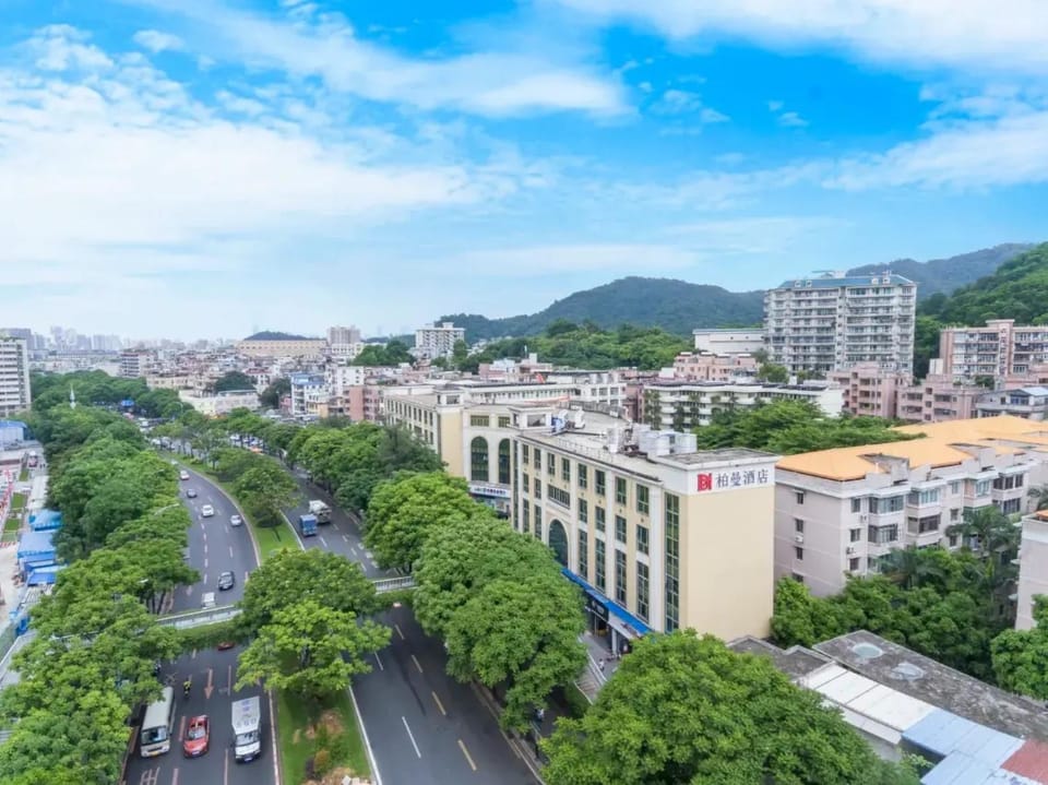 Property building, Day, Neighbourhood, Bird's eye view, Location
