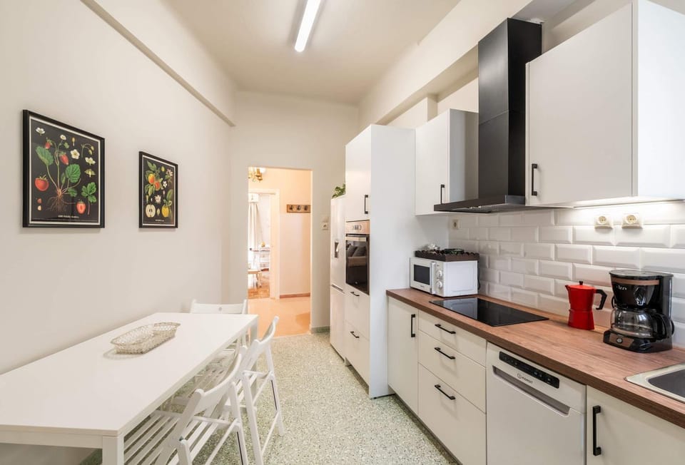 Relax & Comfy 2BR Apt Close To Athens Center Apartment in Athens