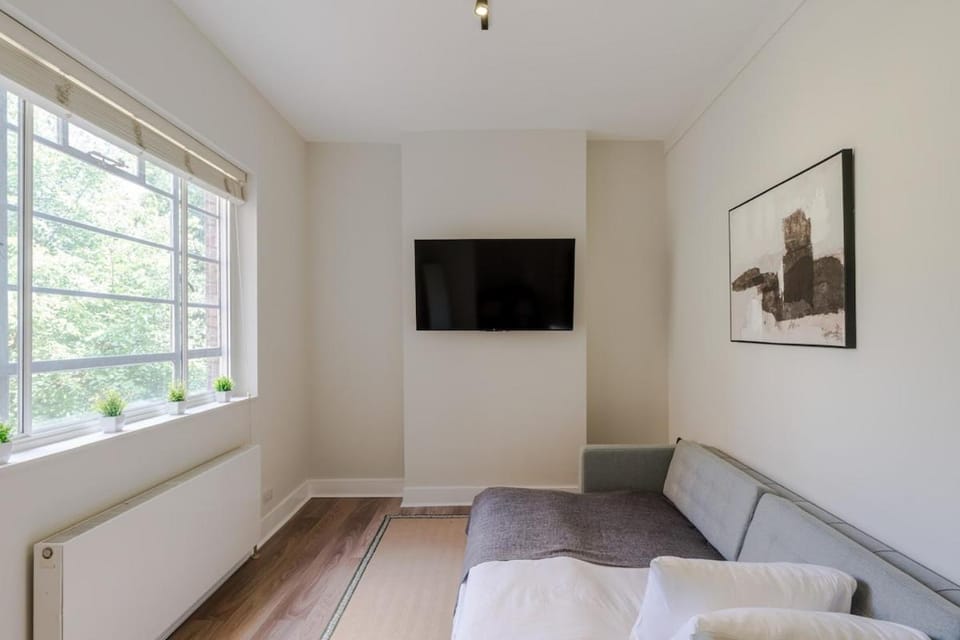 Airy 2-Bed Flat in Notting Hill Apartment in City of Westminster
