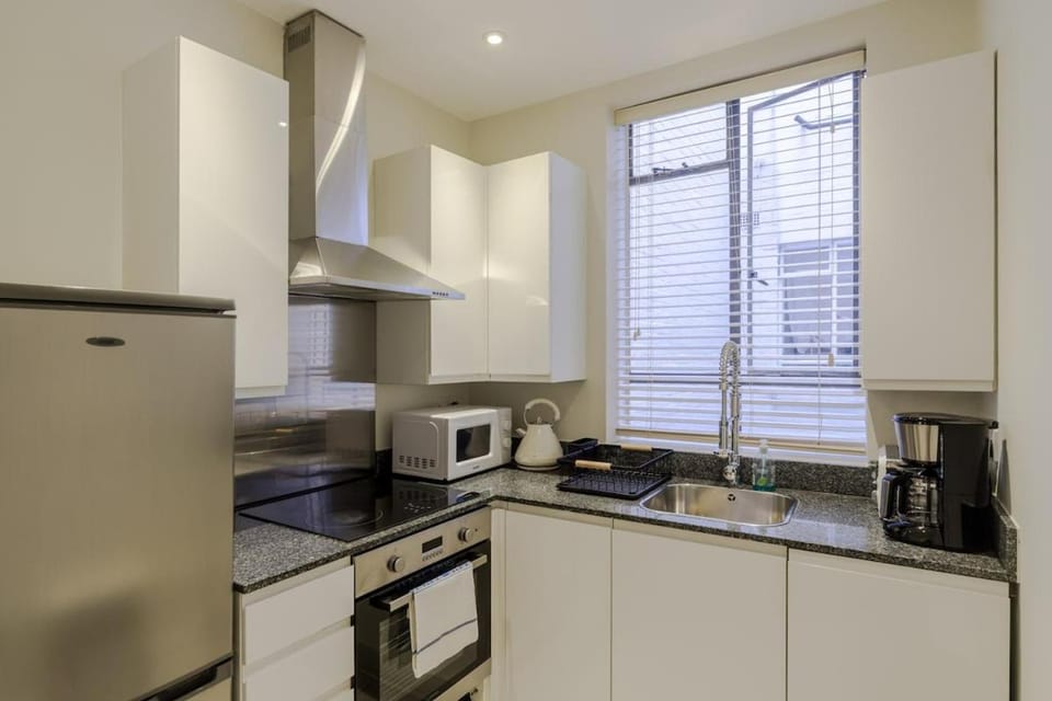 Airy 2-Bed Flat in Notting Hill Apartment in City of Westminster