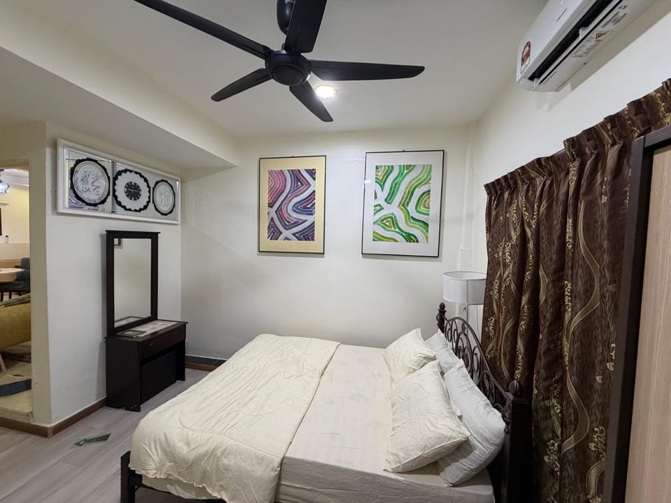 D Lu lu Homestay, great location, good spaces House in Johor Bahru