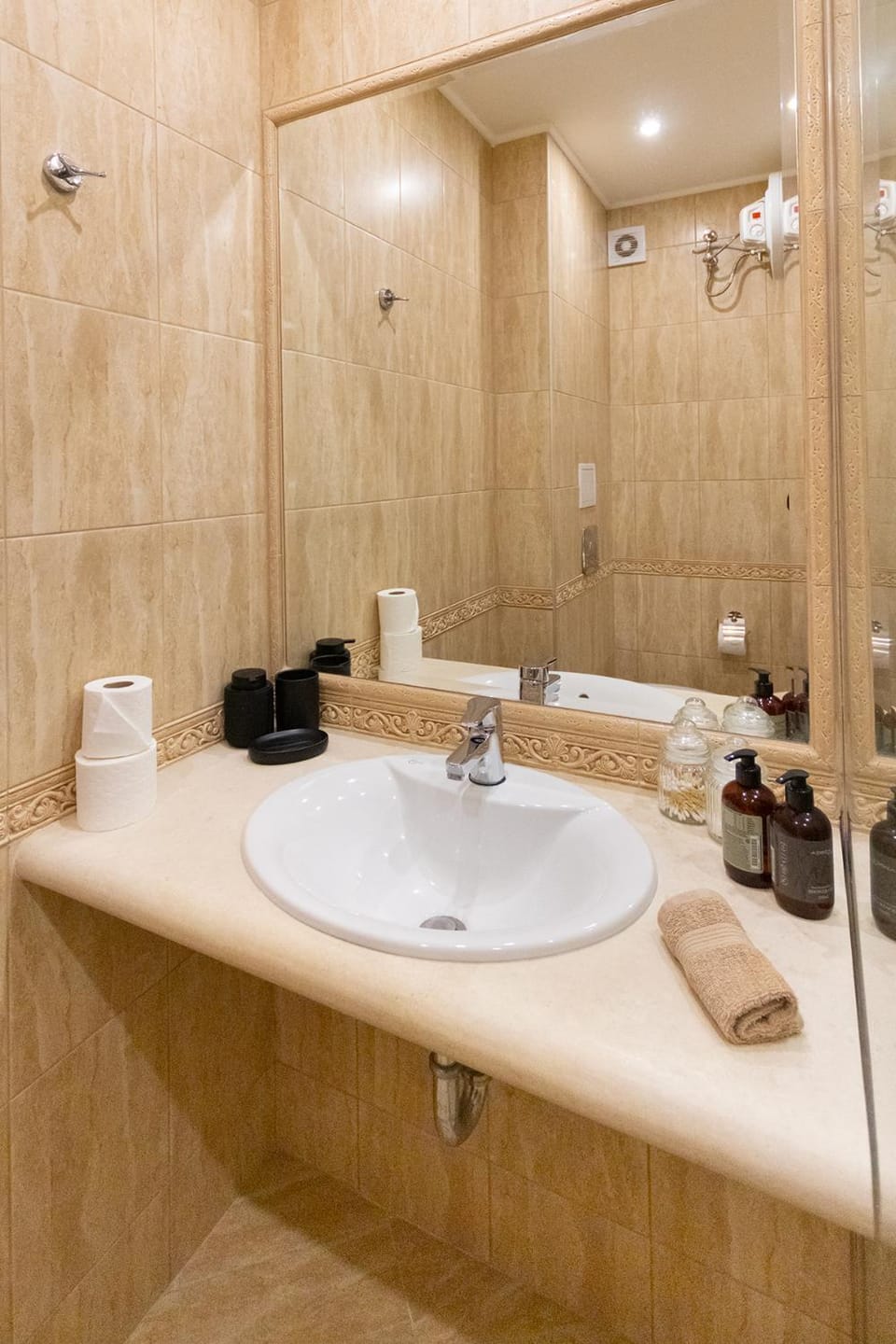 Shower, Bathroom, towels
