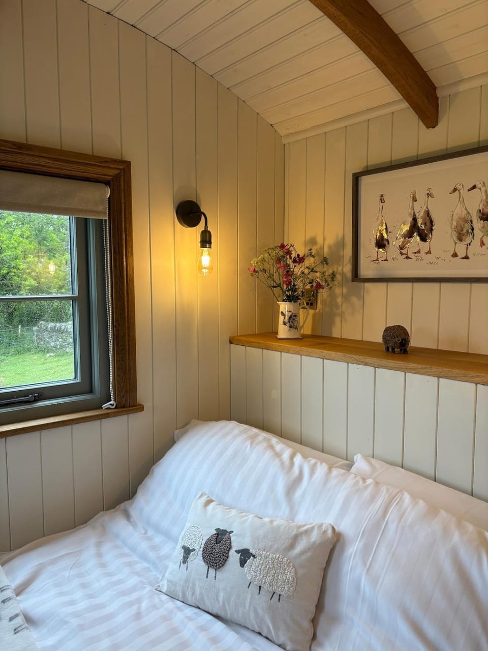 Shepherds Hut House in High Peak District