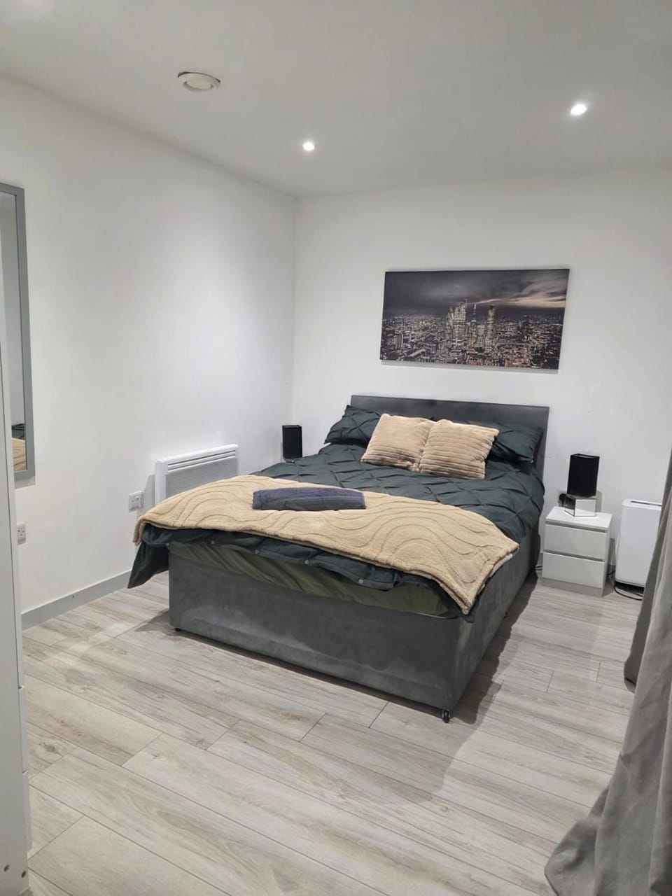 Noahs Corner Apartment in Wales