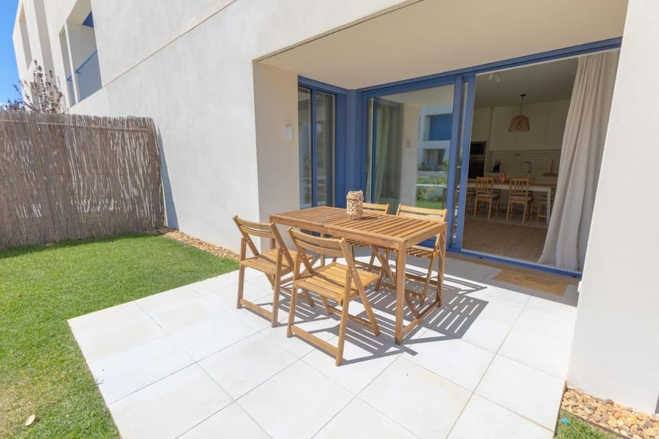 Modern 2BR Apartment with Pool, Gym & Garden Apartment in Cabanas de Tavira