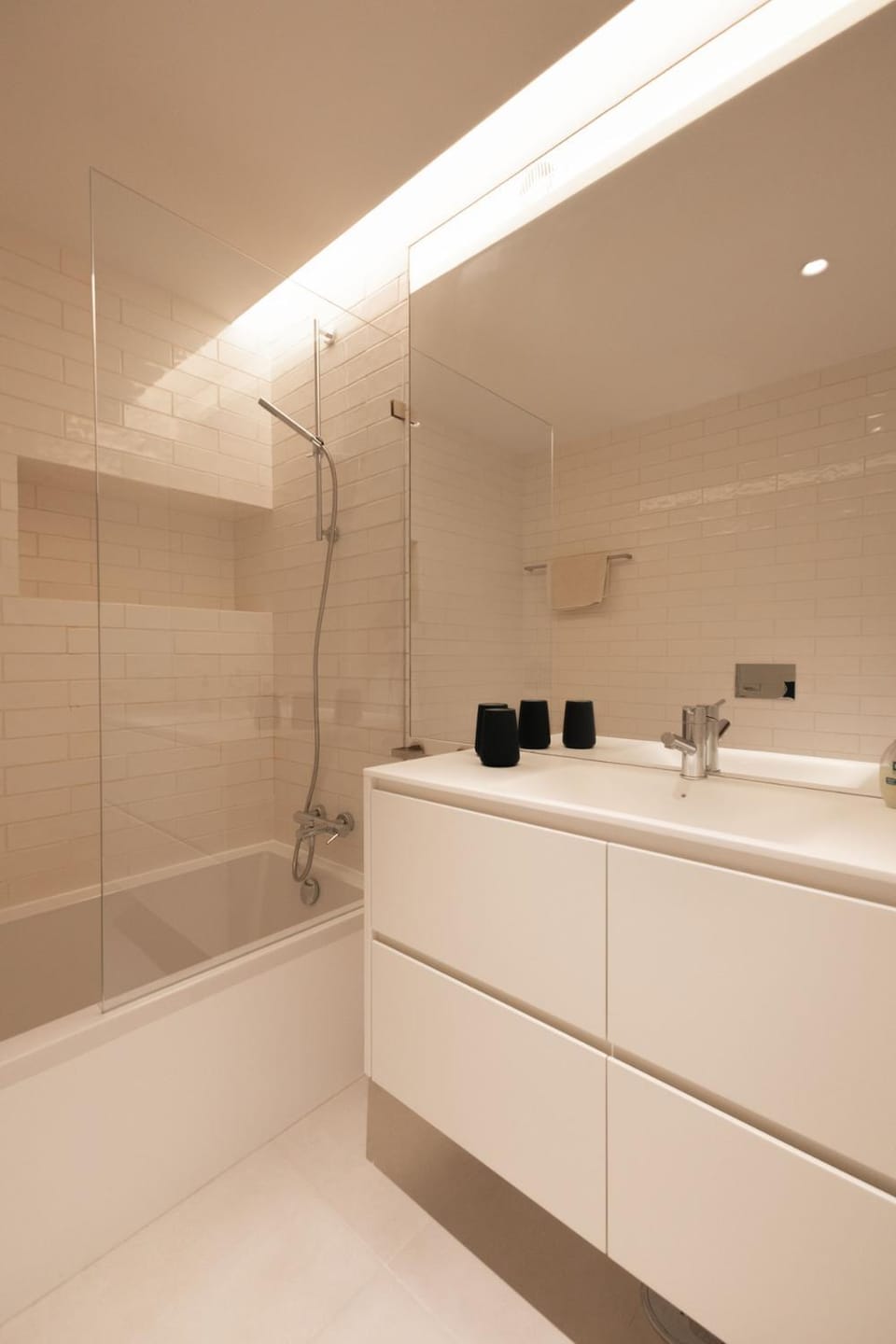 Modern 2BR Apartment with Pool, Gym & Garden Apartment in Cabanas de Tavira