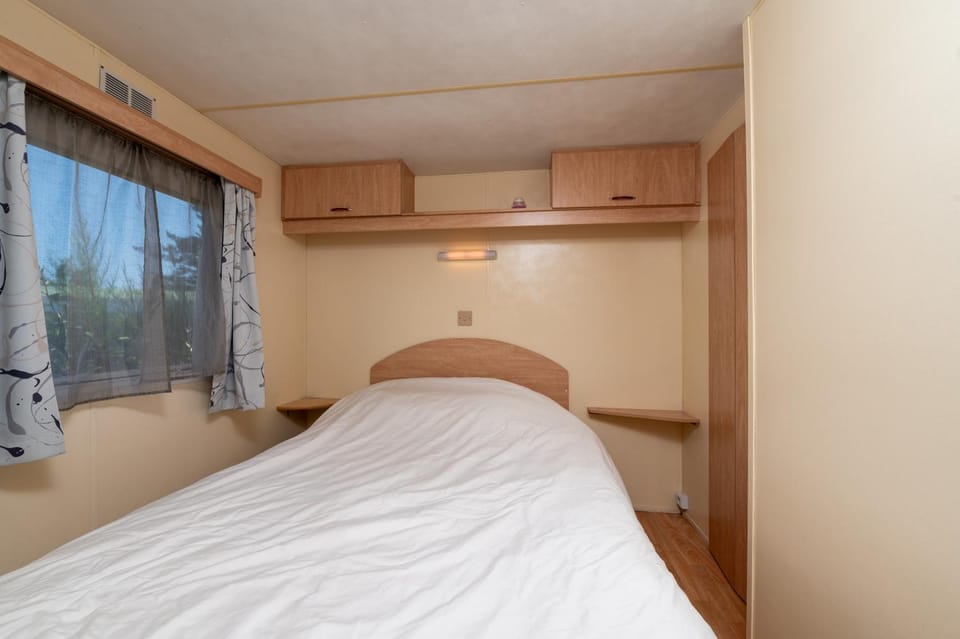 Property building, Living room, Bedroom