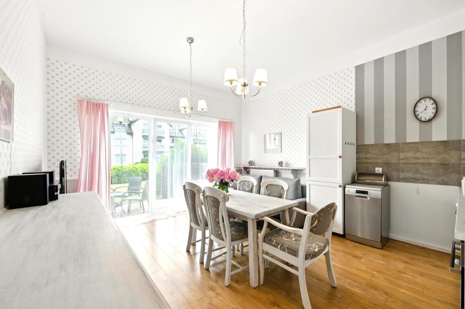 TV and multimedia, Balcony/Terrace, Living room, Dining area