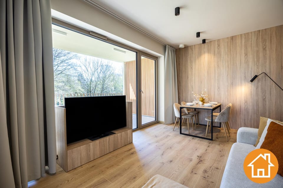 Communal lounge/ TV room, TV and multimedia, Living room, Photo of the whole room, Seating area