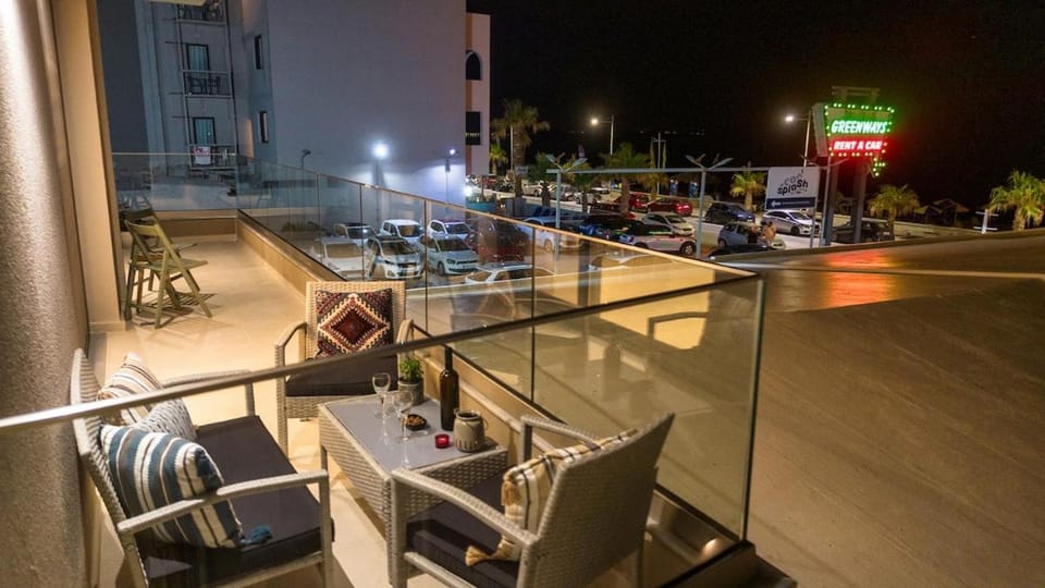 Night, View (from property/room), Balcony/Terrace