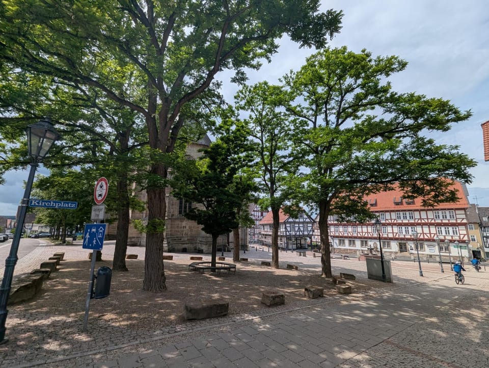 Neighbourhood, Natural landscape, Location