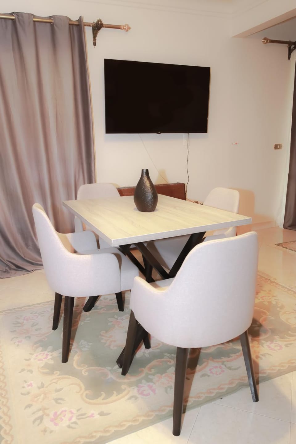TV and multimedia, Dining area