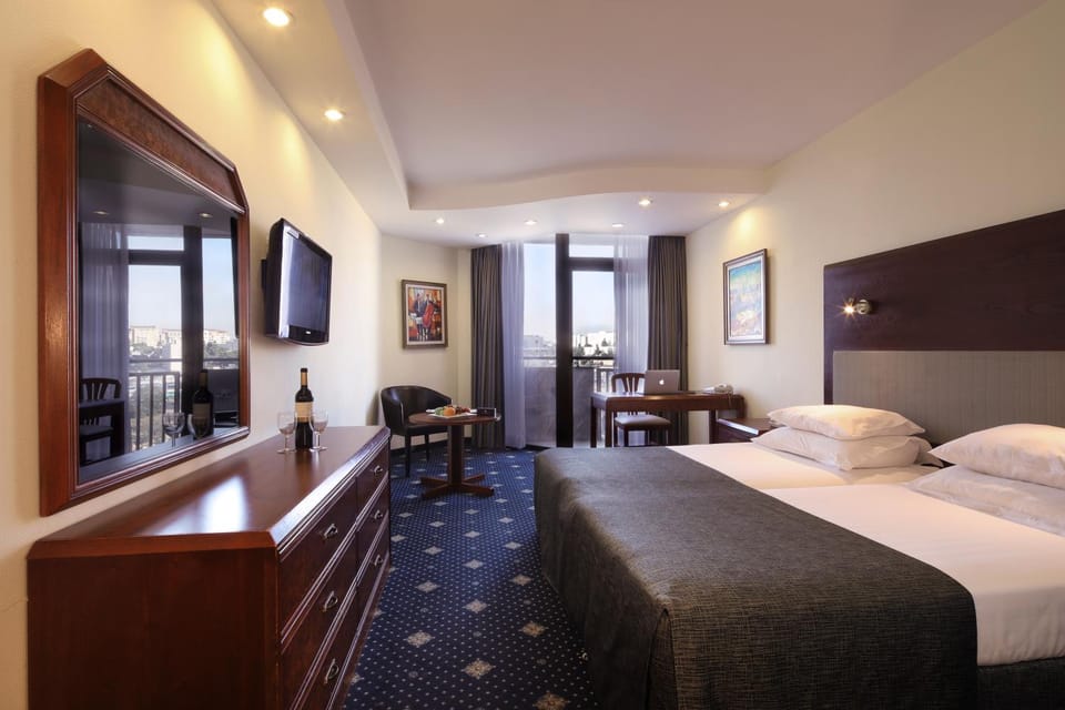 Bed, Photo of the whole room