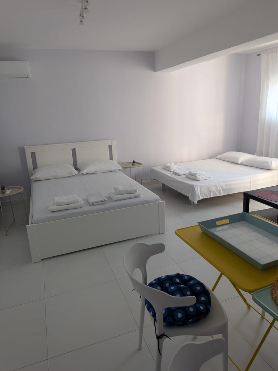 Bed, Bedroom, towels, air conditioner