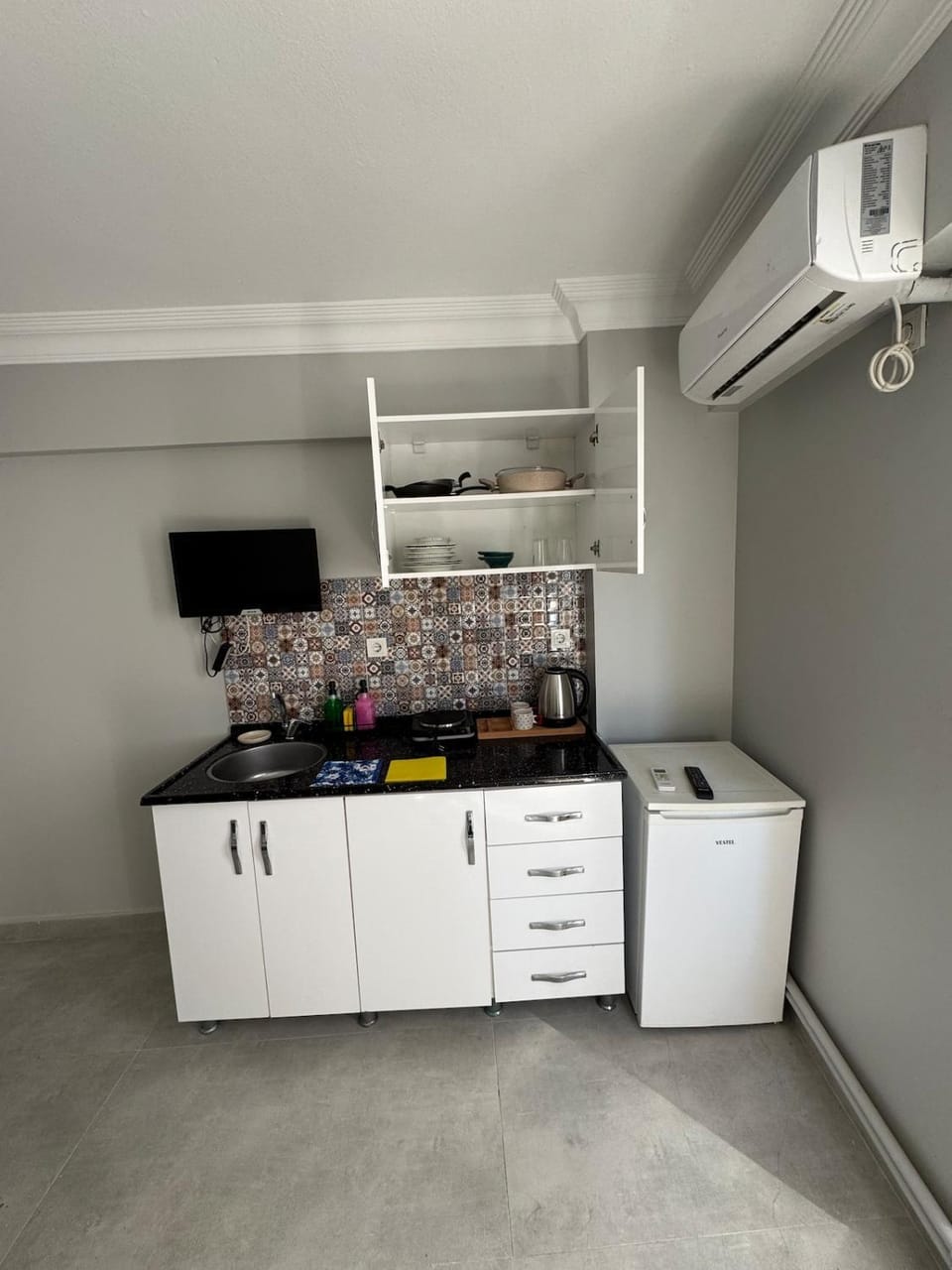 TV and multimedia, Kitchen or kitchenette
