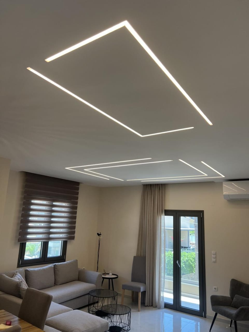 Living room, Seating area, air conditioner