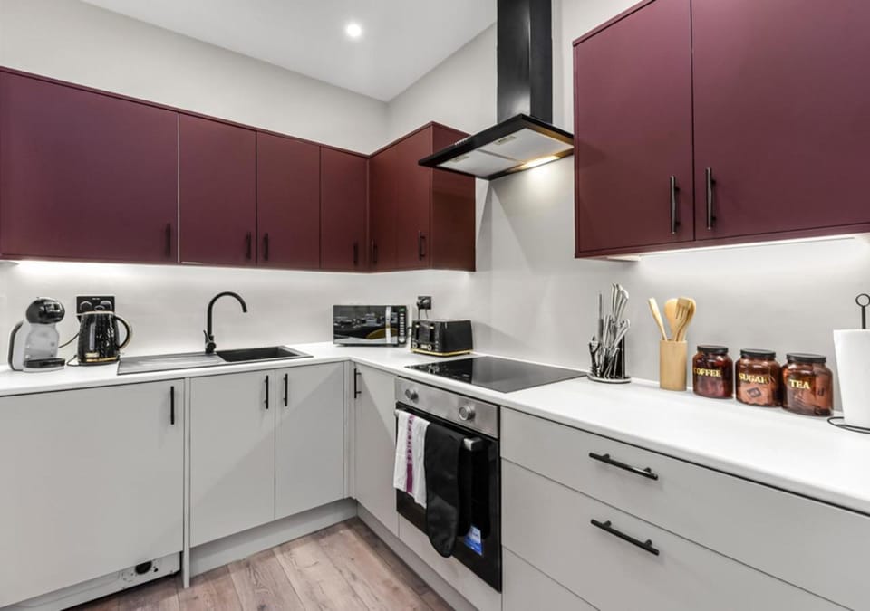 Urban Oasis - Chic 4BR Stay Perfect for Big Groups Apartment in Harrow