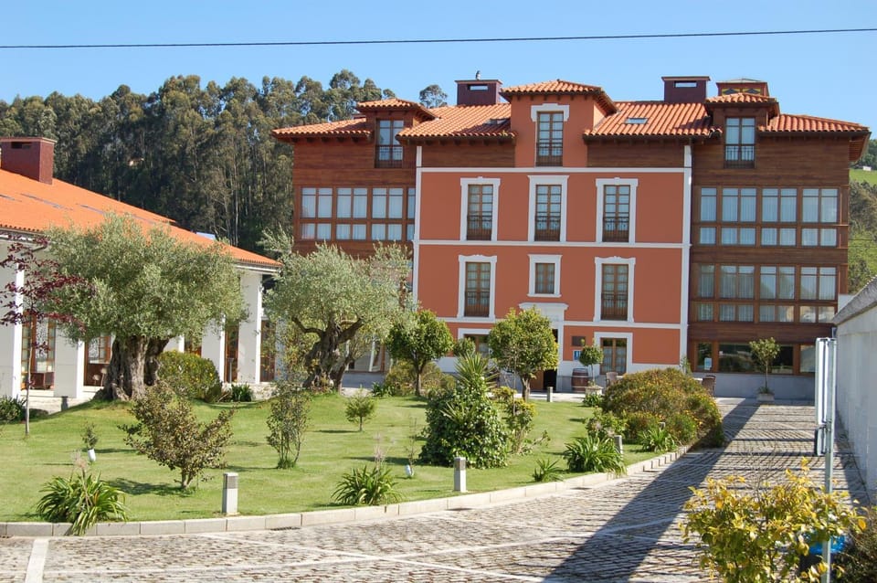 Property building, Day, Garden