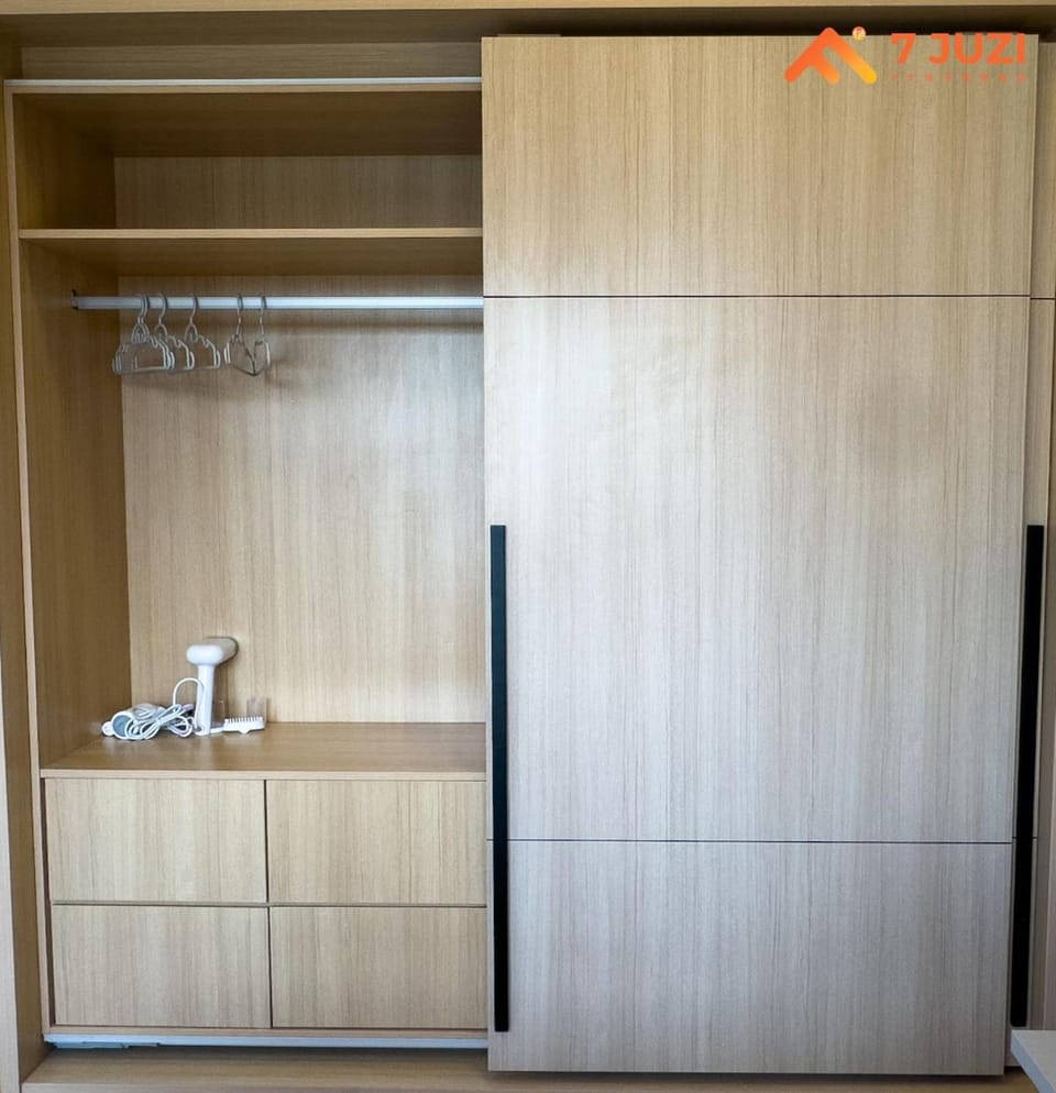 KL &118 Tower View 1R1B Netflix 19F & Best View Infinity Pool Apartment in Federal Territory of Kuala Lumpur