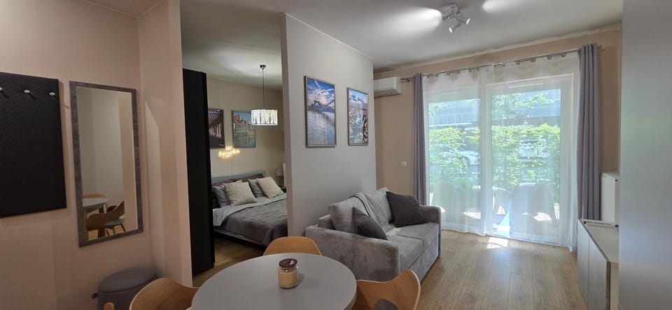 Bed, Living room, Seating area, Dining area, Bedroom