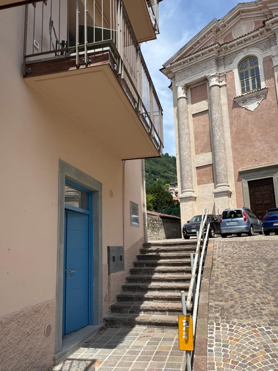 Property building, Neighbourhood, Parking